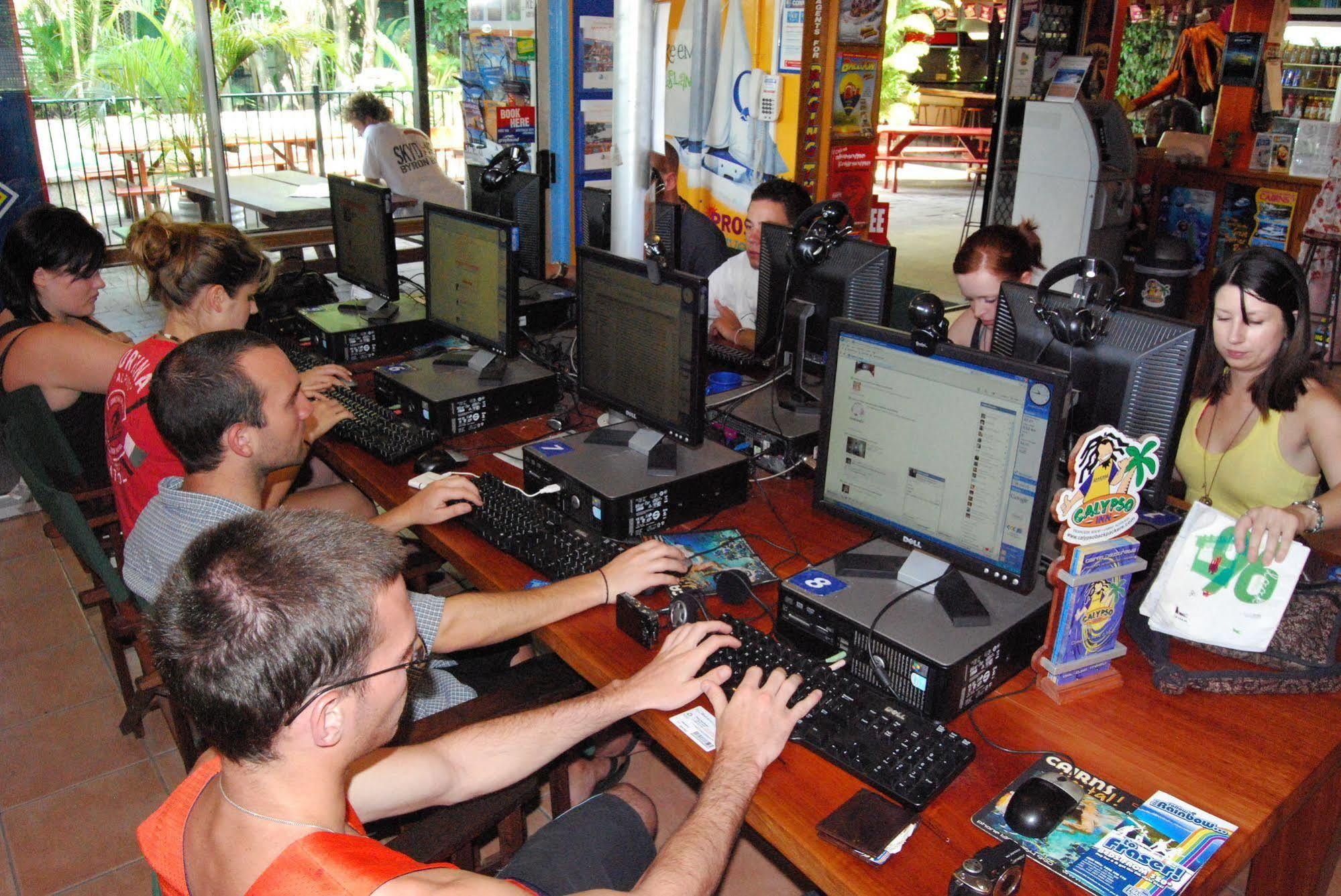 Why Not Backpackers Hostel แคนส์ ภายนอก รูปภาพ