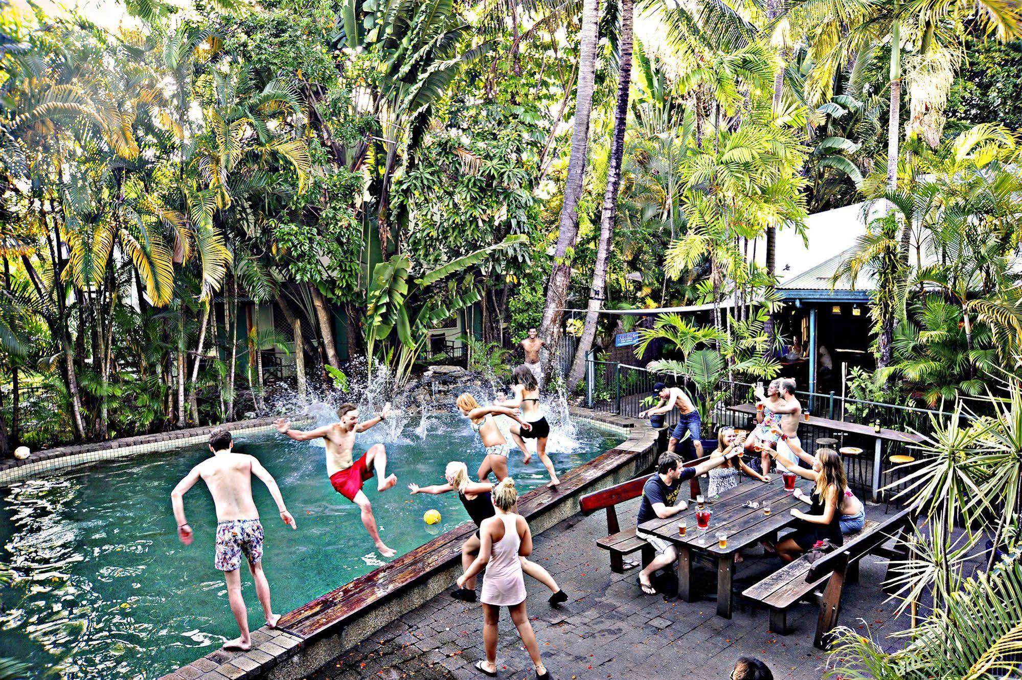 Why Not Backpackers Hostel แคนส์ ภายนอก รูปภาพ