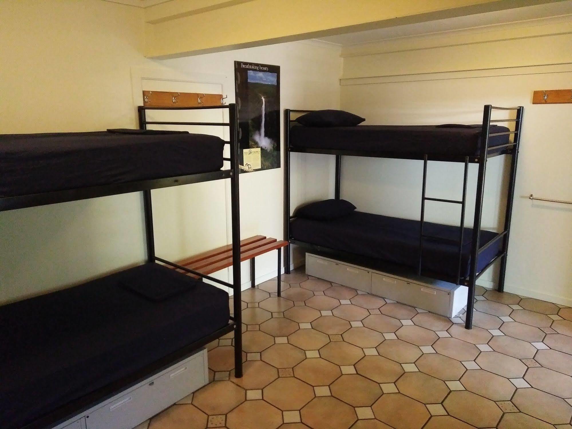 Why Not Backpackers Hostel แคนส์ ภายนอก รูปภาพ
