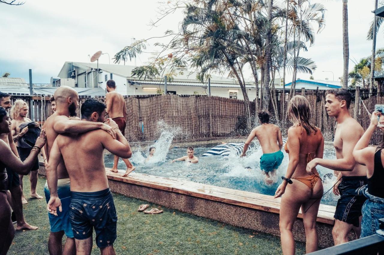Why Not Backpackers Hostel แคนส์ ภายนอก รูปภาพ